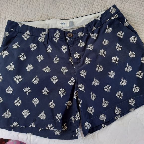Old Navy~ Navy Blue White Floral High Waist Shorts Size 4 - Picture 2 of 10
